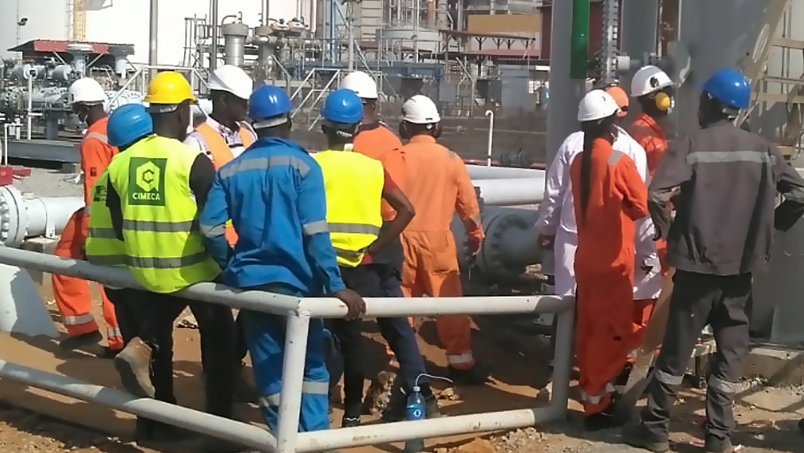 NOS EQUIPES, INGENIEURS ET D'ASSISTANCE TECHNIQUE